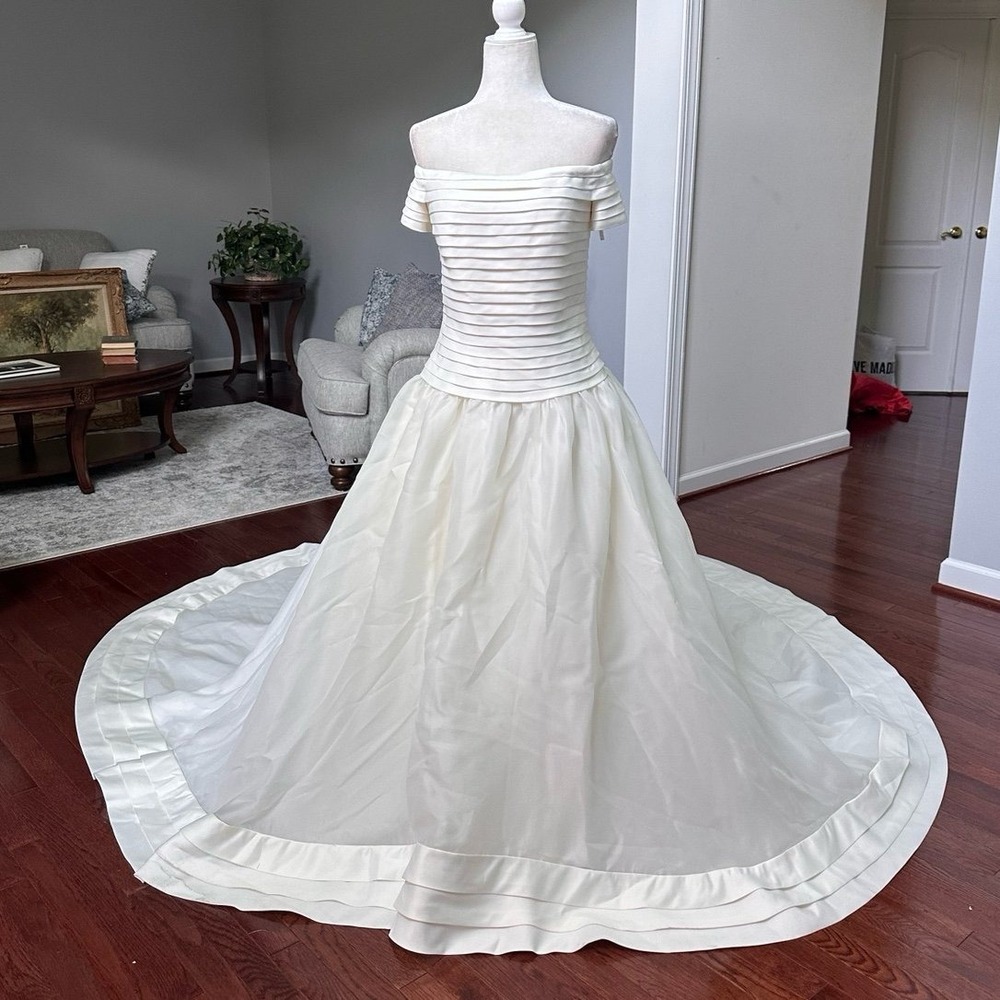 Vintage Oleg Cassini Wedding Dress French Layered Feminine Short Sleeve Big Bow - Picture 2 of 12